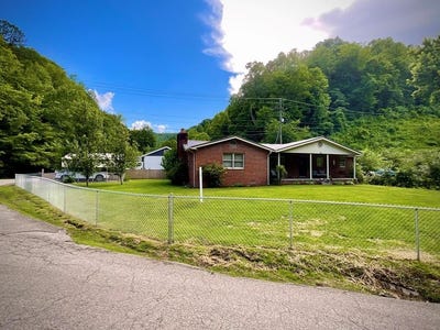 /international/us/5-dog-fork-pikeville-ky-110099816175/