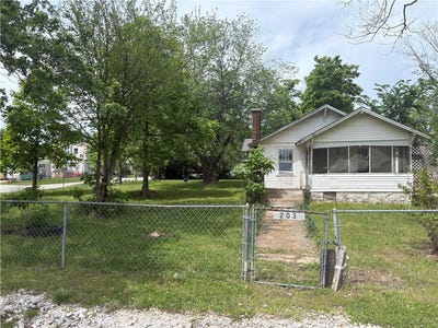/international/us/203-bean-street-lincoln-ar-110107721371/