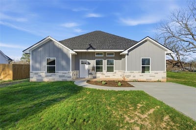 /international/us/412-e-hunt-street-bremond-tx-110099449021/