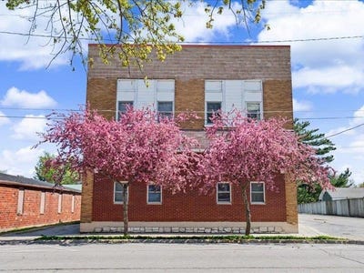 /international/us/230-s-dubuque-st-solon-ia-110104599491/