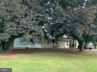/international/us/82-carlisle-road-newville-pa-110109334452/