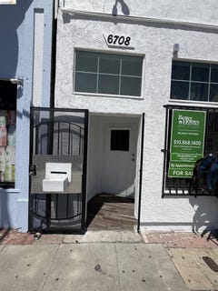 /international/us/6708-international-blvd-oakland-ca-110108395253/