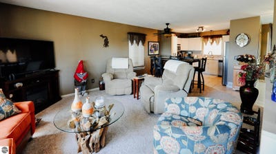 /international/us/11255-e-fort-road-suttons-bay-mi-110099392265/