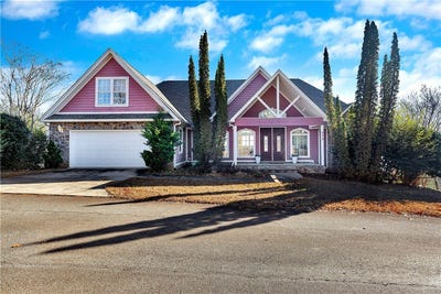 /international/us/272-jocassee-ridge-way-salem-sc-110104521201/