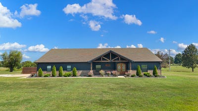 /international/us/12204-farm-road-2205-cassville-mo-110109704862/