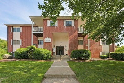 /international/us/10-dailey-st-attleboro-ma-110108626338/