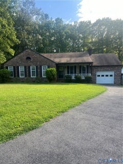/international/us/3021-sand-hills-drive-hopewell-va-110108878743/