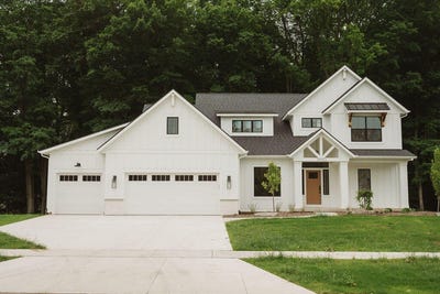 /international/us/1950-creekside-drive-sw-byron-center-mi-110098573012/