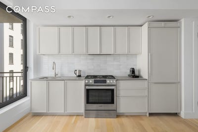 /international/us/111-montgomery-street-brooklyn-ny-110099540991/