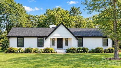 /international/us/425-acorn-oaks-drive-salisbury-nc-110110321039/