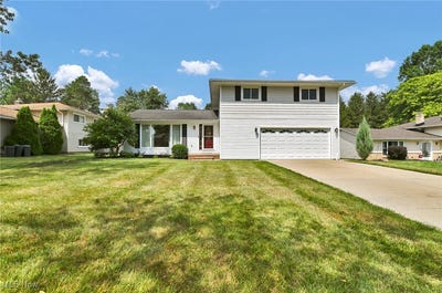 /international/us/16182-robindale-drive-strongsville-oh-110101094302/