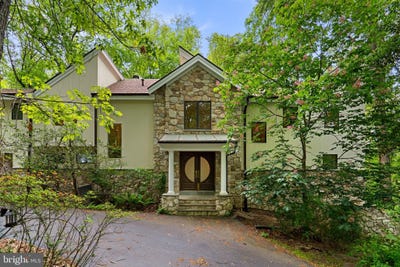 /international/us/10701-sycamore-springs-lane-great-falls-va-110108176850/