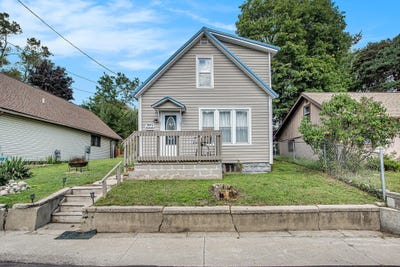 /international/us/292-6th-avenue-manistee-mi-110102079998/