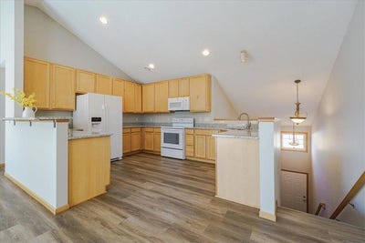 /international/us/7813-elm-grove-avenue-new-hope-mn-110106568722/