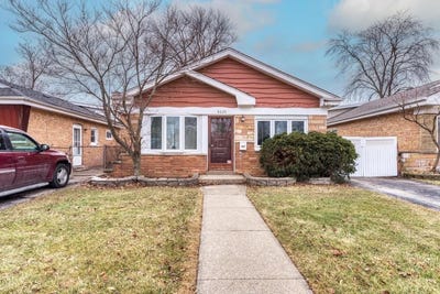 /international/us/8625-43rd-street-lyons-il-110107688184/