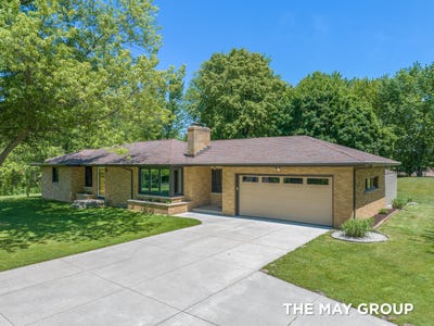 /international/us/6590-division-avenue-ne-comstock-park-mi-110108499561/