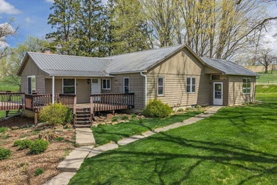 /international/us/e5386-county-rd-v-reedsburg-wi-110107637108/