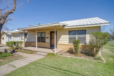 /international/us/422-n-3rd-street-jacksboro-tx-110106673072/
