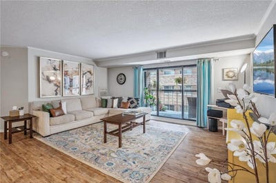 /international/us/2885-knox-ave-s-minneapolis-mn-110107934296/