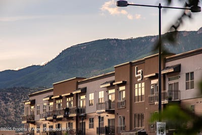 /international/us/253-wulfsohn-road-glenwood-springs-co-110100301020/