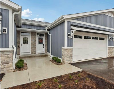 /international/us/405-falcon-ridge-dr-burlington-wi-110105506882/