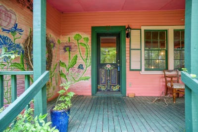/international/us/1905-main-st-bastrop-tx-110107870737/