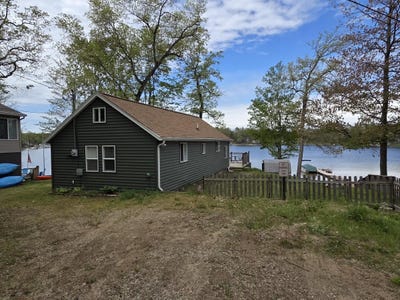 /international/us/12083-n-lake-street-bitely-mi-110107960425/