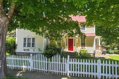 /international/us/417-e-oregon-street-lapeer-mi-110101137463/