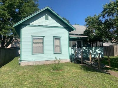 /international/us/906-s-lincoln-ave-chanute-ks-110100591392/
