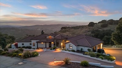 /international/us/24542-rimrock-canyon-rd-salinas-ca-110108472218/