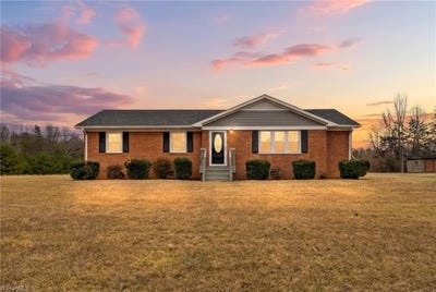 /international/us/8204-nc-highway-68-stokesdale-nc-110106374805/