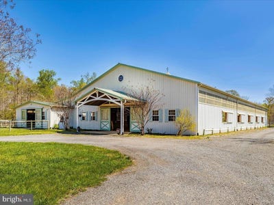 /international/us/15104-gardner-road-waldorf-md-110107746949/
