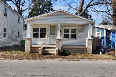 /international/us/607-first-avenue-new-bern-nc-110104275781/