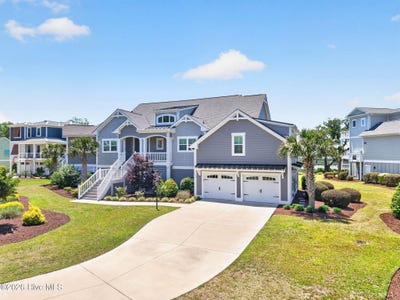 /international/us/512-twisted-oak-lane-sunset-beach-nc-110108637476/