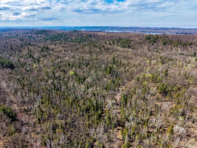 /international/us/e-wilderness-road-negaunee-mi-110105958783/