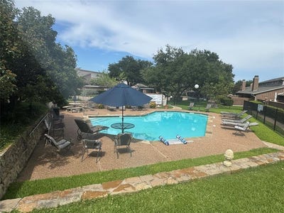 /international/us/1008-forest-creek-street-benbrook-tx-110101145382/