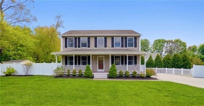 /international/us/15-souza-road-tiverton-ri-110108030799/