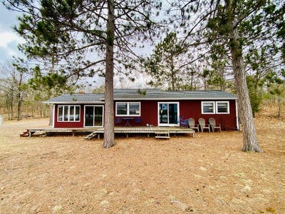 /international/us/n12798-three-mile-road-minong-wi-110107155092/