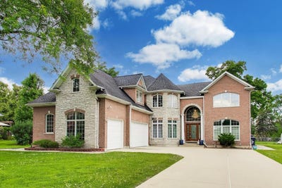 /international/us/810-n-maple-street-prospect-heights-il-110108886328/