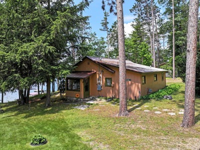 /international/us/1268-e-heart-lake-drive-gaylord-mi-110100899302/