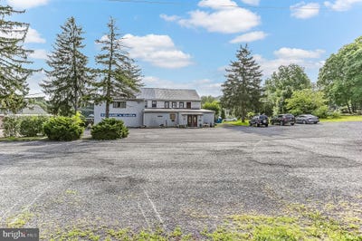 /international/us/5-w-pine-street-mount-holly-springs-pa-110106299038/