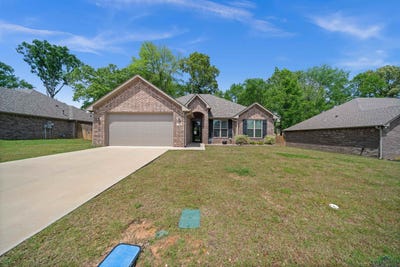 /international/us/107-rose-row-winona-tx-110098932806/