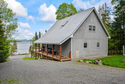 /international/us/303-rumford-road-rangeley-me-110107402066/