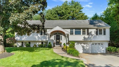 /international/us/180-meetinghouse-circle-needham-ma-110108685664/
