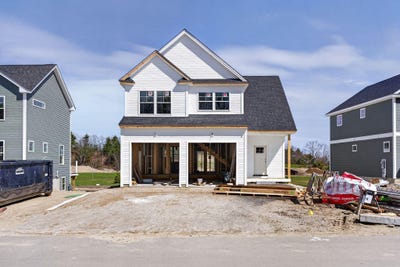 /international/us/16-feldspar-lane-cumberland-me-110107663555/