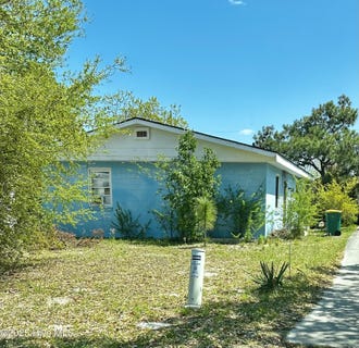 /international/us/109-s-seventh-avenue-kure-beach-nc-110098757453/