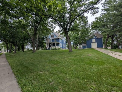 /international/us/534-s-jackson-st-waterloo-wi-110108716092/