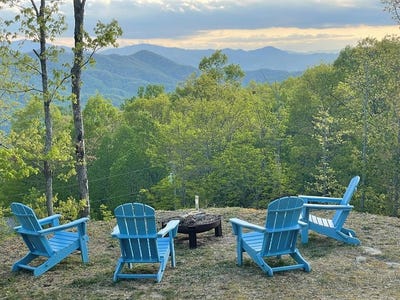 /international/us/242-crossview-drive-bryson-city-nc-110103484823/