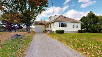 /international/us/409-main-street-monmouth-me-110120467013/