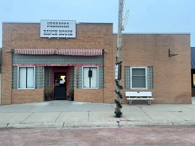 /international/us/309-s-main-street-verdigre-ne-110104415147/